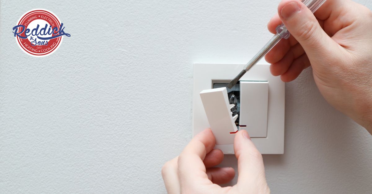 How to Replace a Faulty Light Switch or Outlet